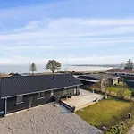 펜션 Viveke - 10m From The Sea By Interhome