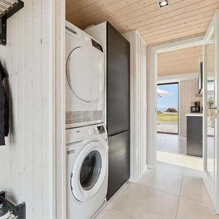 Viveke - 10m From The Sea By Interhome