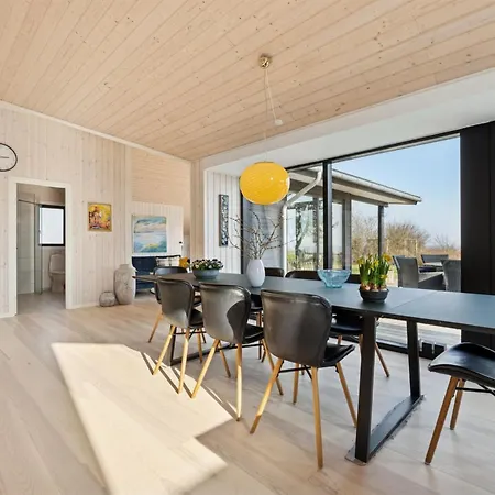 Viveke - 10m From The Sea By Interhome