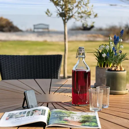 Semesterbostad Viveke - 10m From The Sea By Interhome Binderup Strand
