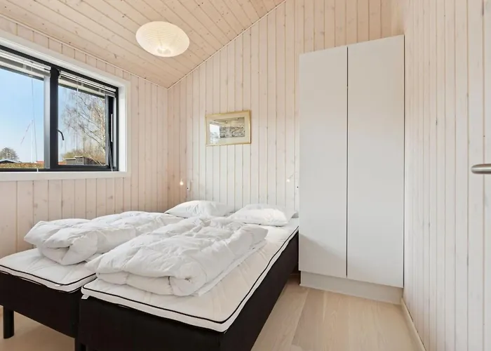 Viveke - 10m From The Sea By Interhome