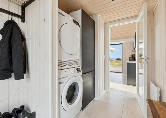 Viveke - 10m From The Sea By Interhome